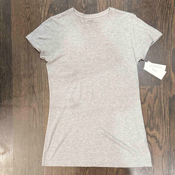 Vince Women’s Light Gray Short Sleeve Crew Neck T Shirt NWT Size Medium - Picture 2 of 9